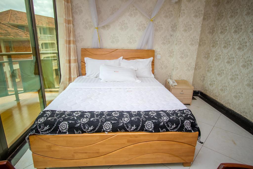 Sal'S Boutique Hotel Kampala Luaran gambar