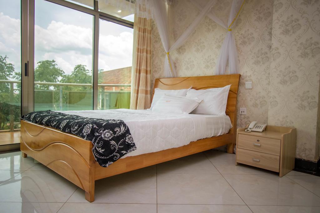 Sal'S Boutique Hotel Kampala Luaran gambar