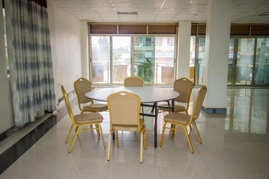 Sal'S Boutique Hotel Kampala Luaran gambar