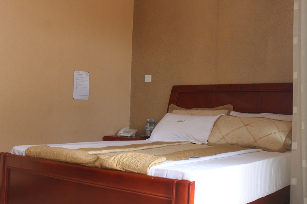 Sal'S Boutique Hotel Kampala Luaran gambar