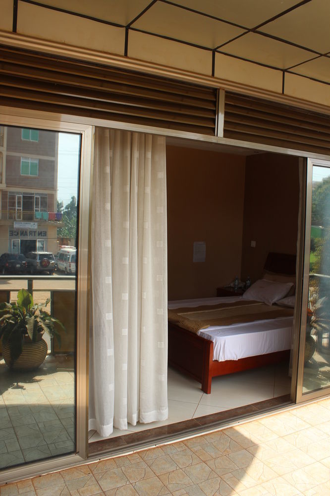 Sal'S Boutique Hotel Kampala Luaran gambar